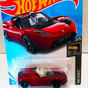 Hot Wheels 1:64 scale Tesla Roadster with starman HW space 2 of 5